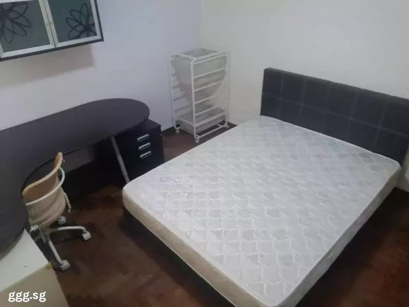 Room Rent • Tampines • 149 Tampines Street 12 • S$900 • Executive HDB • Common Room