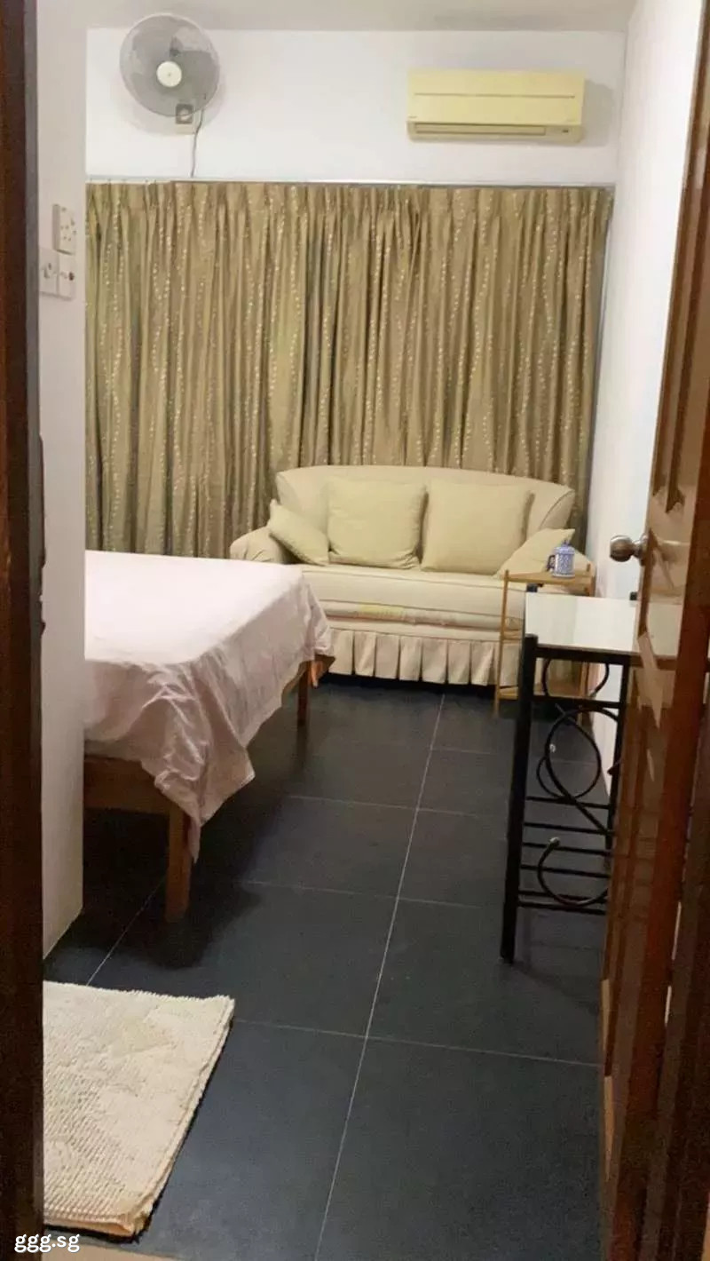 Room Rent • Hougang •  Charlton Park • S$1850 • Good Class Bungalow • Master Room