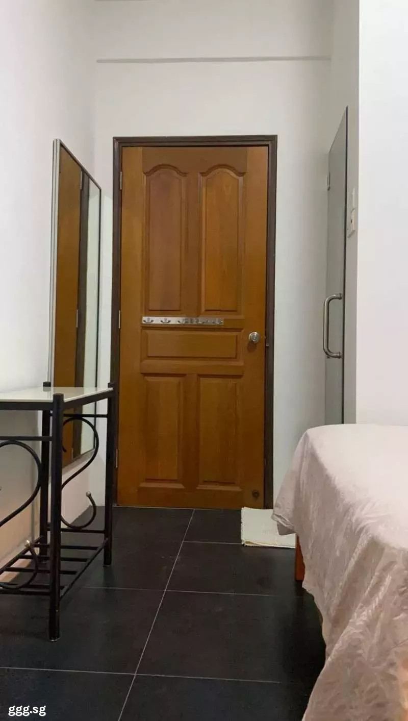 Room Rent • Hougang •  Charlton Park • S$1850 • Good Class Bungalow • Master Room