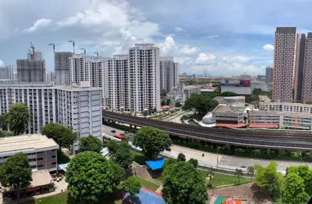 House Rent • Bukit Panjang • 327 Clementi Avenue 5 • S$3600 • 3-Room (2 BR) • 750ft² / 69m²