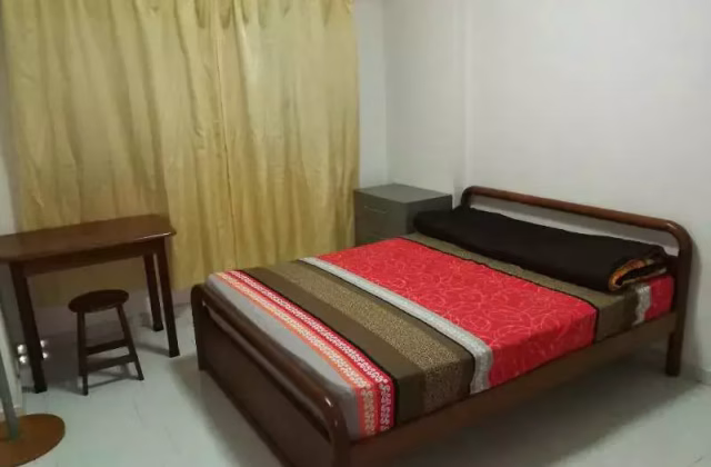 Room Rent • Singapore River • 548 Hougang Street 51 • S$0 • 4-Room (3 BR) • Common Room