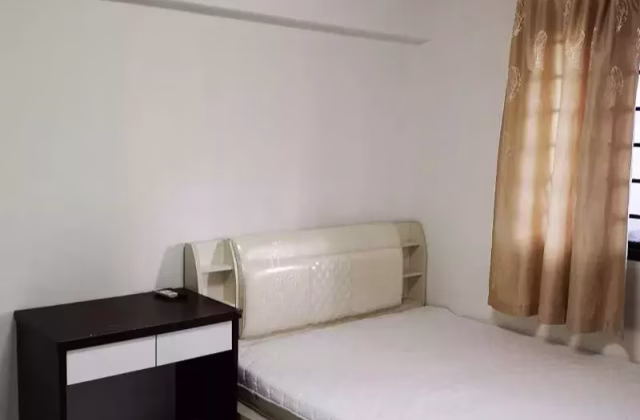Room Rent • Marine Parade • 4 Lorong 7 Toa Payoh • S$950 • 3-Room (2 BR) • Common Room