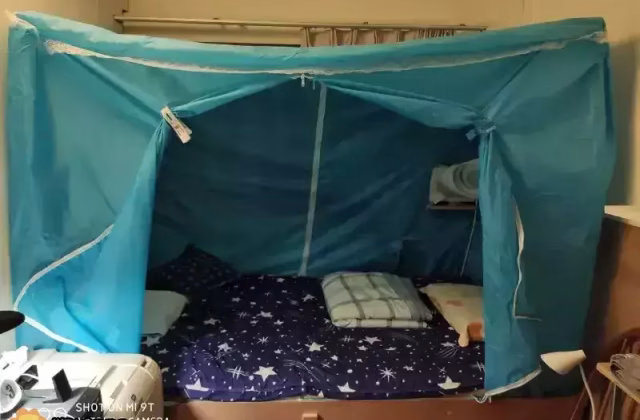 Room Rent • Clementi • 58 Telok Blangah Heights • S$900 • 3-Room (2 BR) • Common Room