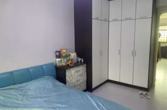 Room Rent • Western Water Catchment • 496E Tampines Avenue 9 • S$1000 • 5-Room (4 BR) • Master Room
