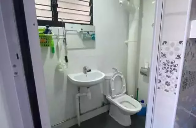 House Rent • Bukit Timah • 151 Bedok Reservoir Road • S$3800 • 3-Room (2 BR) • 930ft² / 86m²