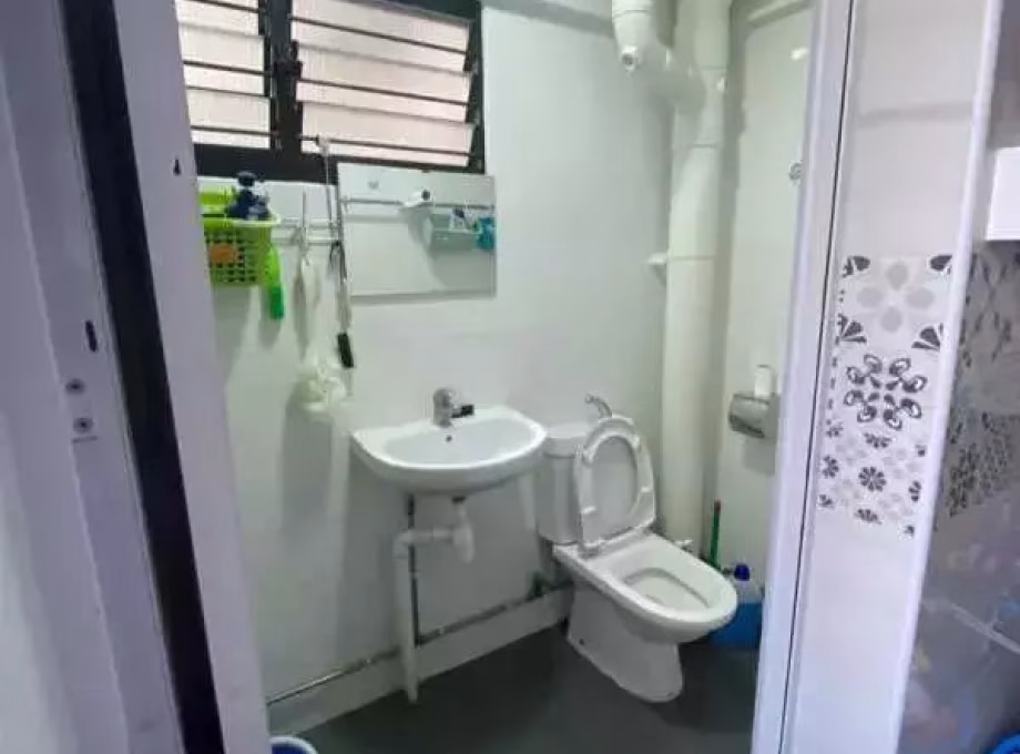 House Rent • Bukit Timah • 151 Bedok Reservoir Road • S$3800 • 3-Room (2 BR) • 930ft² / 86m² Photo