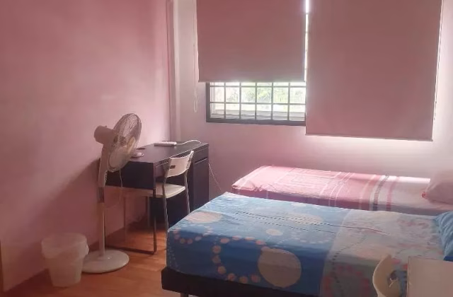 Room Rent • Rochor • 764 Yishun Street 72 • S$1000 • 4-Room (3 BR) • Common Room