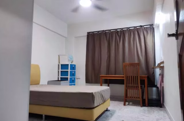Room Rent • Lim Chu Kang • 544 Jurong West Street 42 • S$950 • 4-Room (3 BR) • Common Room