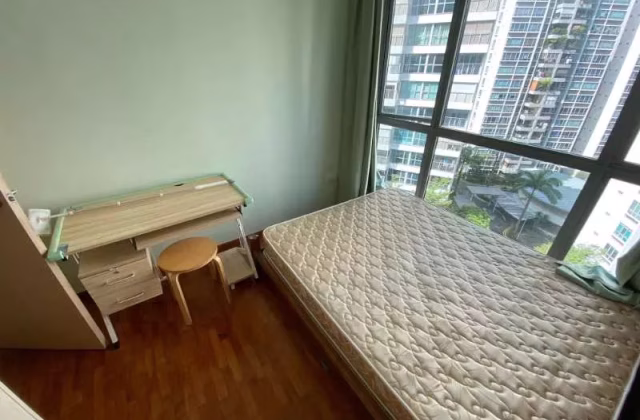 Room Rent • Tampines • 520B Tampines Central 8 • S$1200 • 4-Room (3 BR) • Common Room