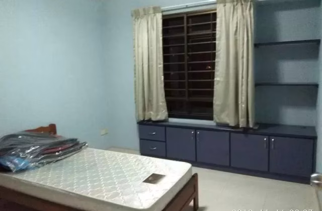 Room Rent • Bukit Panjang • 454 Clementi Avenue 3 • S$1300 • 4-Room (3 BR) • Common Room