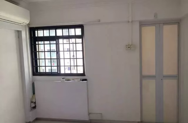 Room Rent • Orchard • 587 Ang Mo Kio Avenue 3 • S$1200 • 3-Room (2 BR) • Master Room