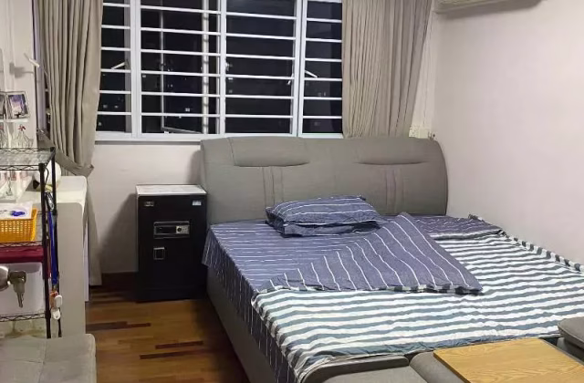 Room Rent • Simpang • 45 Marine Crescent • S$1 • 4-Room (3 BR) • Common Room
