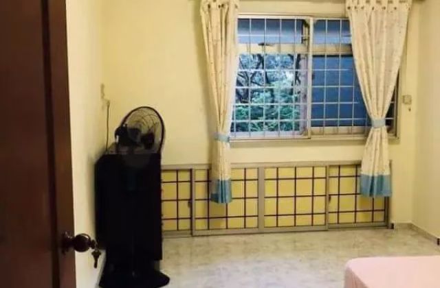 Room Rent • Sembawang • 352 Woodlands Avenue 1 • S$1300 • 3-Room (2 BR) • Common Room