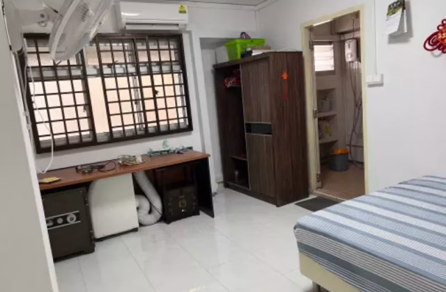 Room Rent • Geylang • 569 Choa Chu Kang Street 52 • S$1200 • 4-Room (3 BR) • Master Room