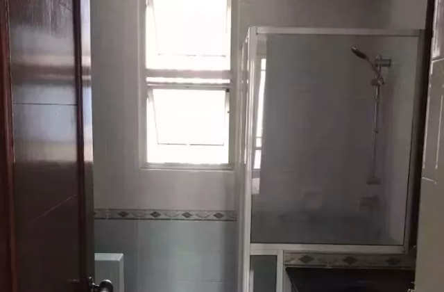 Room Rent • Sembawang •  Northoaks • S$1800 • Condo • Master Room