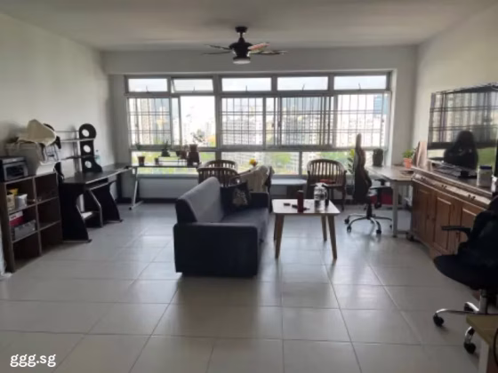 Room Rent • Sembawang • 572B Woodlands Avenue 1 • S$1500 • 5-Room (4 BR) • Master Room Photo