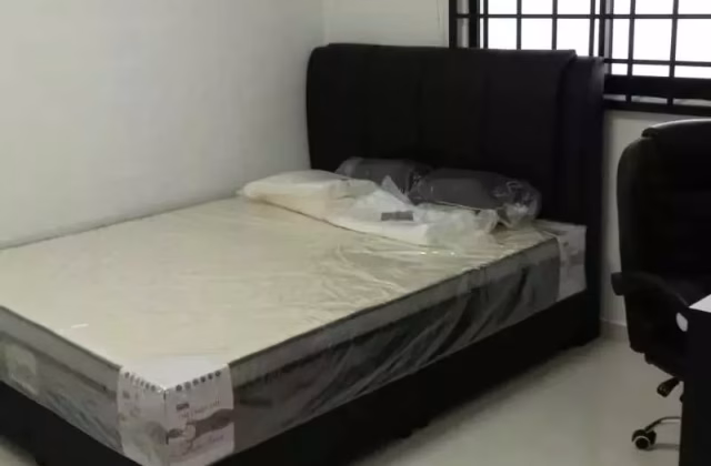 Room Rent • Clementi • 28 Jalan Klinik • S$1400 • 3-Room (2 BR) • Common Room