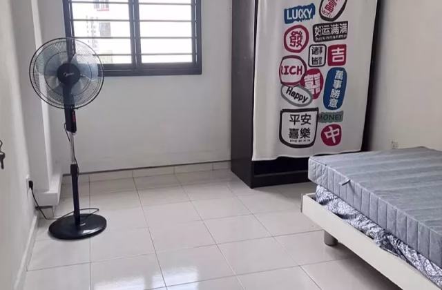Room Rent • Hougang • 360C Admiralty Drive • S$1200 • 5-Room (4 BR) • Common Room