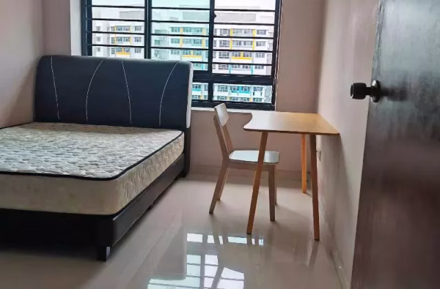 Room Rent • Bishan • 438B Sengkang West Avenue • S$950 • 3-Room (2 BR) • Maid Room