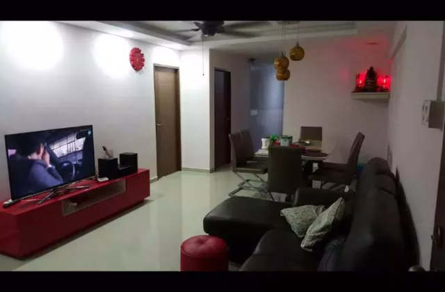 Room Rent • Orchard • 576 Ang Mo Kio Avenue 10 • S$1100 • 3-Room (2 BR) • Common Room