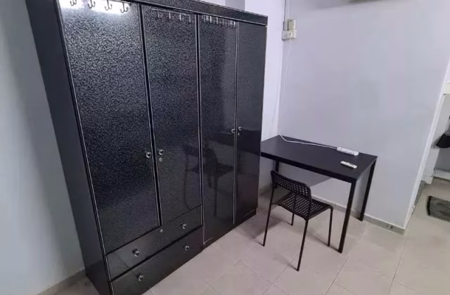 Room Rent • Ang Mo Kio • 213 Pasir Ris Street 21 • S$1300 • 4-Room (3 BR) • Master Room