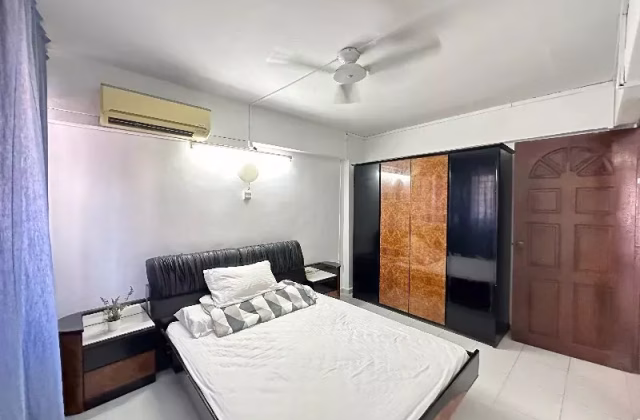 House Sale • Paya Lebar • 218 Jurong East Street 21 • S$508000 • 3-Room (2 BR) • 979ft² / 90m²
