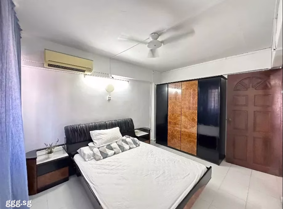 House Sale • Paya Lebar • 218 Jurong East Street 21 • S$508000 • 3-Room (2 BR) • 979ft² / 90m² Photo