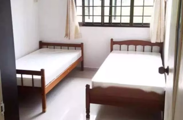 Room Rent • Clementi • 104B Depot Road • S$0 • 4-Room (3 BR) • Common Room