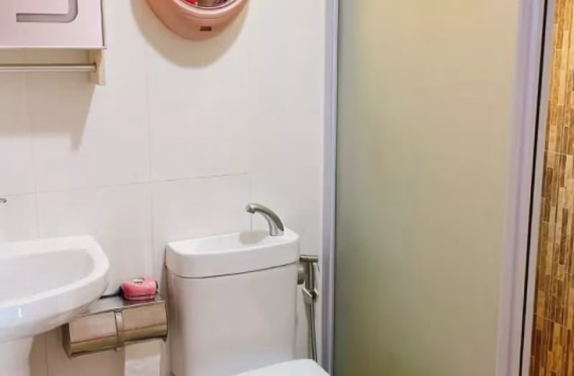 Room Rent • Bukit Batok • 449A Bukit Batok West Avenue 9 • S$1600 • 4-Room (3 BR) • Master Room