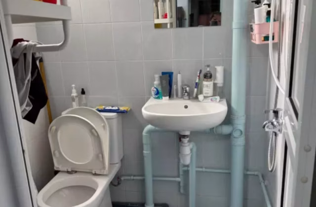 Room Rent • Clementi • 122 Bukit Merah Lane 1 • S$1600 • 4-Room (3 BR) • Master Room