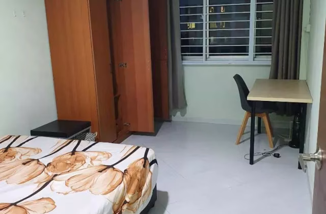 Room Rent • Downtown Core • 268 Bishan Street 24 • S$1200 • 4-Room (3 BR) • Common Room