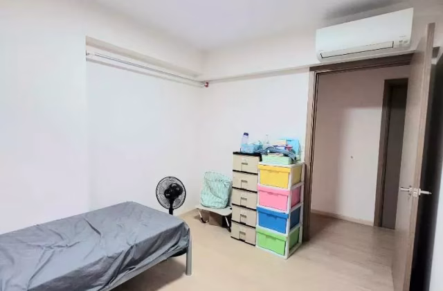 Room Rent • Bukit Batok • 450C Bukit Batok West Avenue 6 • S$900 • 3-Room (2 BR) • Common Room
