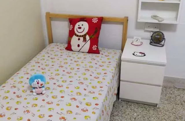 Room Rent • Clementi • 75 Telok Blangah Drive • S$650 • 3-Room (2 BR) • Common Room