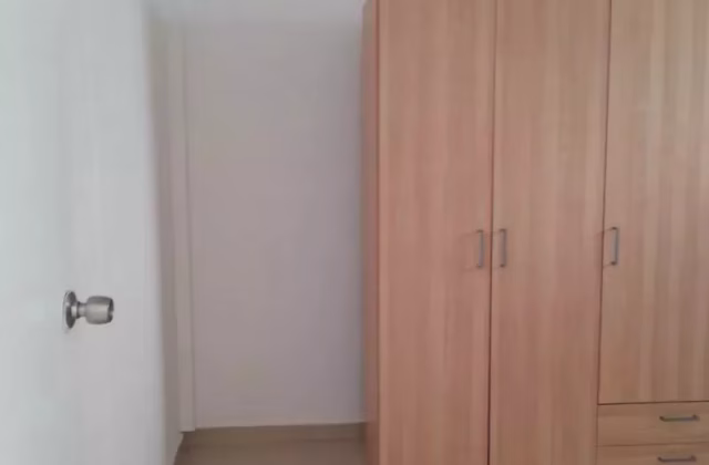 Room Rent • Bukit Batok • 523 Bukit Batok Street 52 • S$400 • 3-Room (2 BR) • Room Sharing