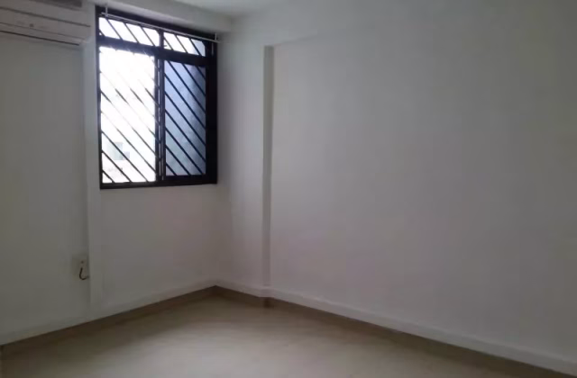 Room Rent • Bukit Batok • 523 Bukit Batok Street 52 • S$400 • 3-Room (2 BR) • Common Room