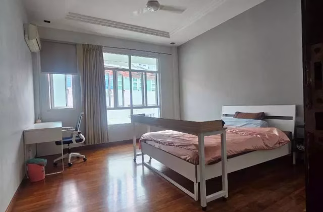 Room Rent • Museum •  Starlight Road • S$2500 • Terraced House • Master Room