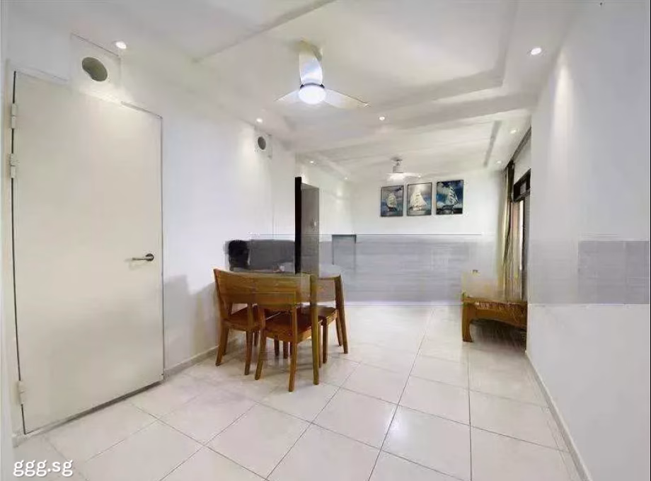 Room Rent • Clementi • 2A Boon Tiong Road • S$1600 • 3-Room (2 BR) • Master Room Photo