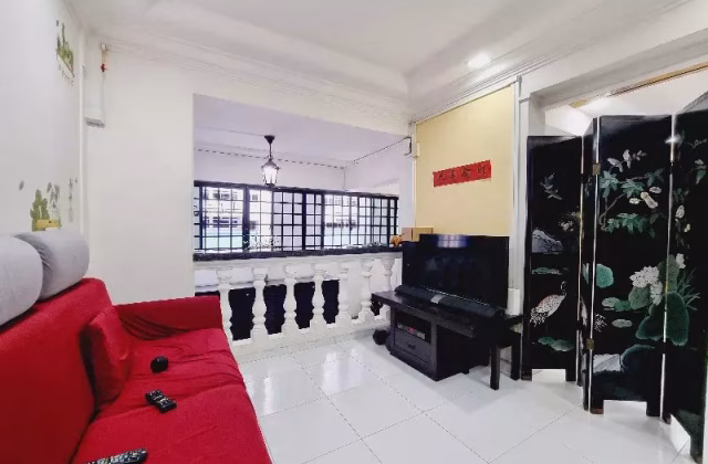 House Sale • Sembawang • 118 Marsiling Rise • S$850000 • Executive HDB • 1862ft² / 172m²