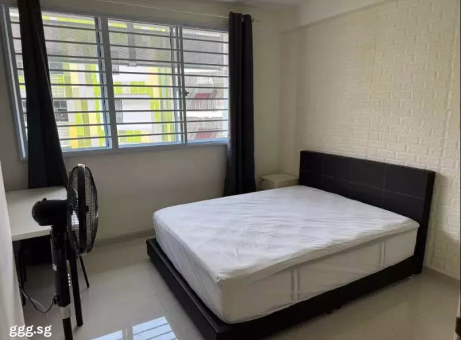 Room Rent • Lim Chu Kang • 738 Jurong West Street 75 • S$1000 • 4-Room (3 BR) • Common Room Photo