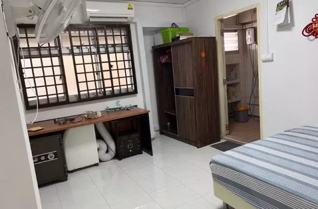 Room Rent • Geylang • 569 Choa Chu Kang Street 52 • S$1200 • 4-Room (3 BR) • Common Room