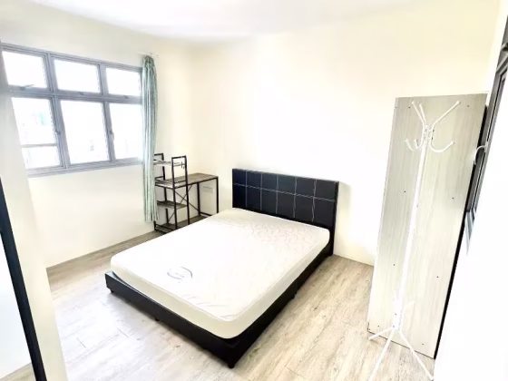 House Rent • Clementi • 95A Henderson Road • S$4650 • 4-Room (3 BR) • 893ft² / 82m² Photo