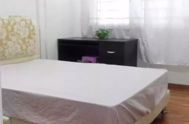 Room Rent • Geylang • 414 Choa Chu Kang Avenue 4 • S$800 • 4-Room (3 BR) • Common Room