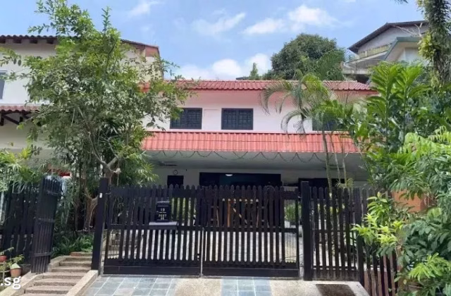 Room Rent • Bukit Merah • JALAN TUMPU (678425) • S$1314 • Corner Terrace • Common Room