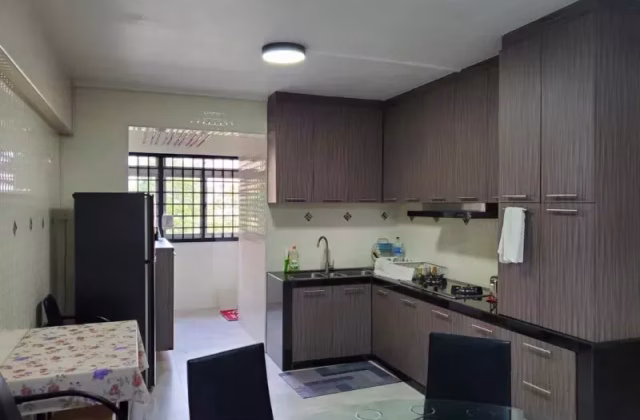 Room Rent • Downtown Core • 228 Bishan Street 23 • S$550 • 4-Room (3 BR) • Common Room