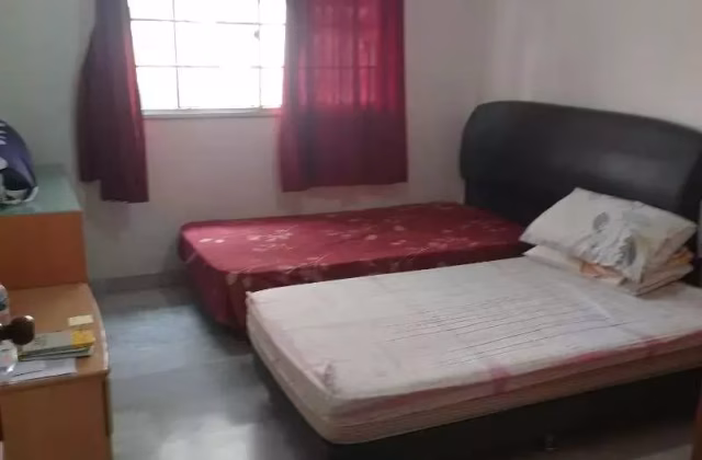 Room Rent • Museum • 9 Saint George's Road • S$600 • 4-Room (3 BR) • Room Sharing