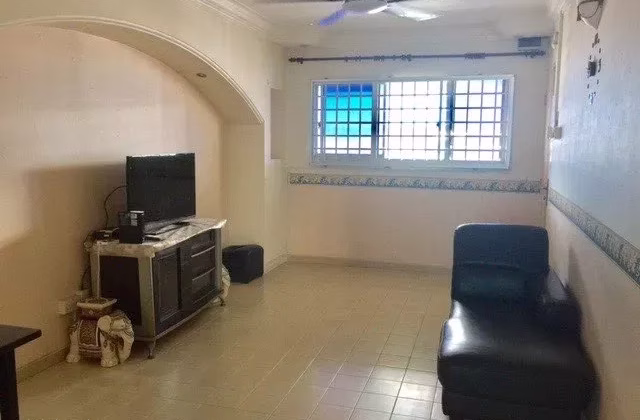 House Rent • Rochor • 284 Yishun Avenue 6 • S$2800 • 3-Room (2 BR) • 797ft² / 74m²
