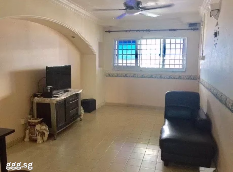 House Rent • Rochor • 284 Yishun Avenue 6 • S$2800 • 3-Room (2 BR) • 797ft² / 74m² Photo