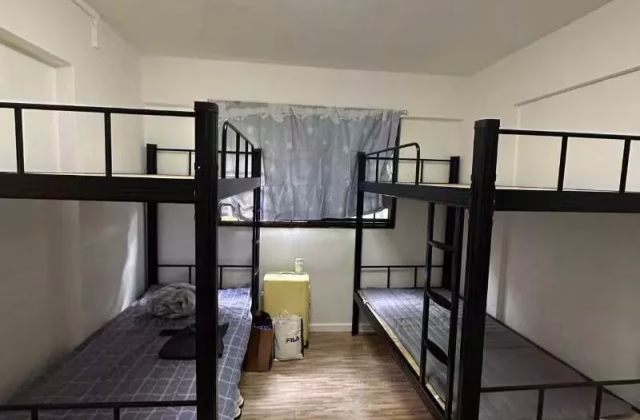 Room Rent • Bukit Batok • 324 Bukit Batok Street 33 • S$400 • 3-Room (2 BR) • Room Sharing