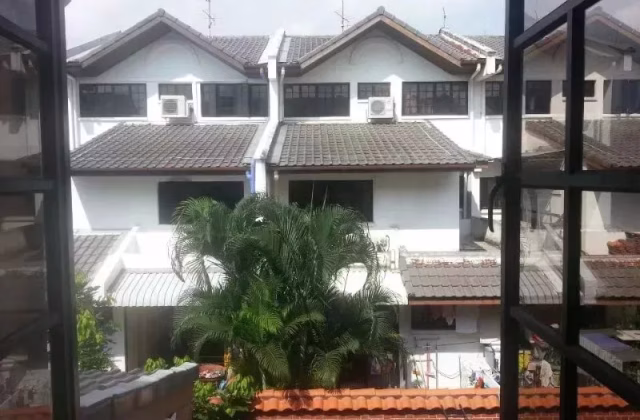 Room Rent • Lim Chu Kang •  Yunnan Gardens • S$700 • Terraced House • Maid Room