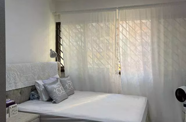 Room Rent • Rochor • 850 Yishun Street 81 • S$850 • 5-Room (4 BR) • Common Room